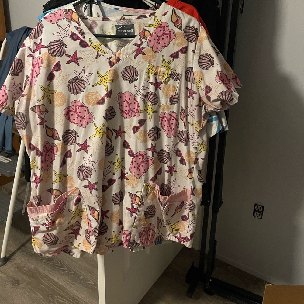 ButterSoft beach scrub shirt